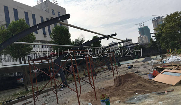 韶關(guān)始興縣國(guó)稅局膜結(jié)構(gòu)車棚