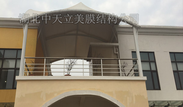 盤龍城奧特萊斯頂棚膜結(jié)構(gòu)成品