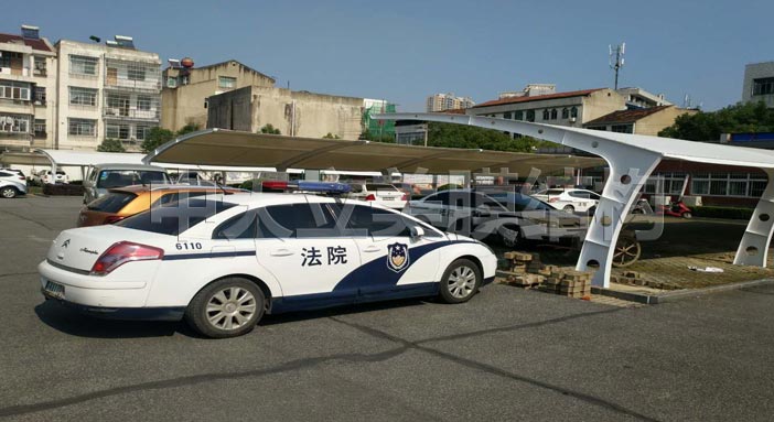 中天立美膜結(jié)構(gòu)車棚成品照