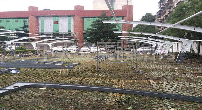 中天立美停車棚施工照片