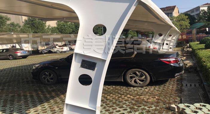 中天立美膜結(jié)構(gòu)車棚成品照