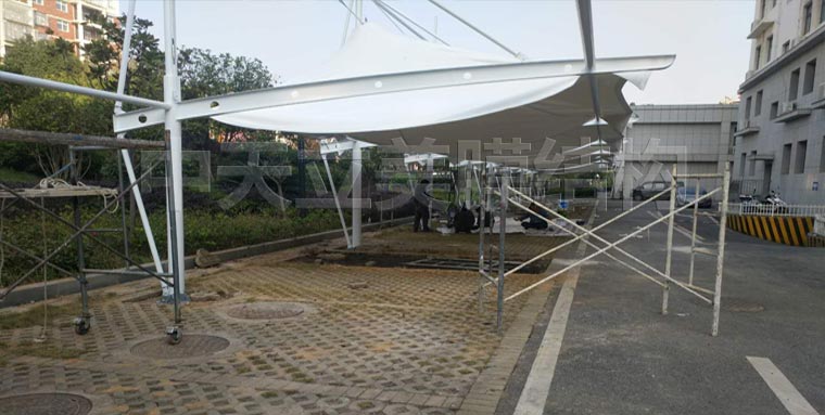 膜結(jié)構(gòu)車棚施工照片