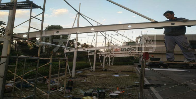 膜結(jié)構(gòu)車棚施工照片