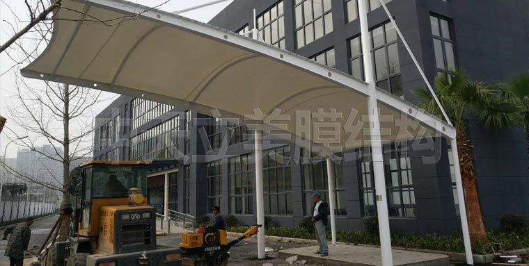 中天立美大門膜結(jié)構(gòu)施工照片