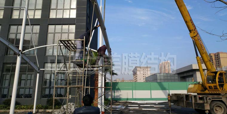 中天立美大門膜結(jié)構(gòu)施工照片