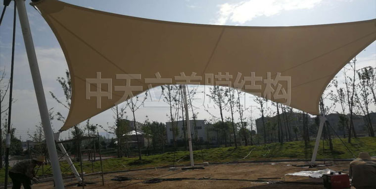 現(xiàn)場拉膜-中天立美