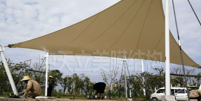 現(xiàn)場拉膜-中天立美