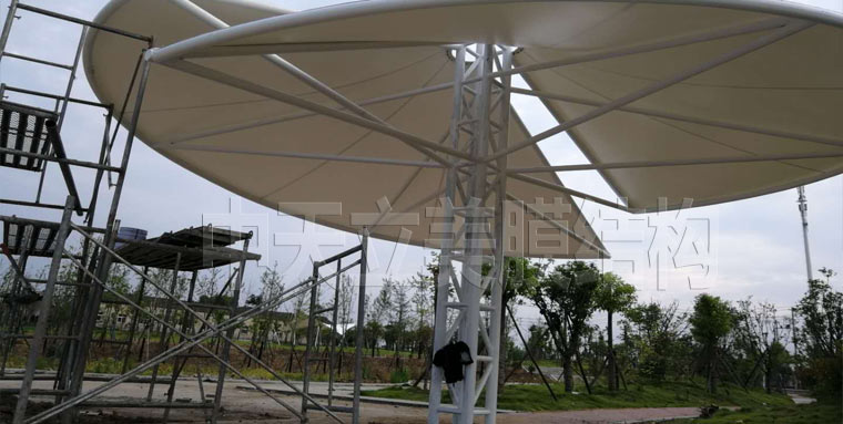 現(xiàn)場拉膜-中天立美