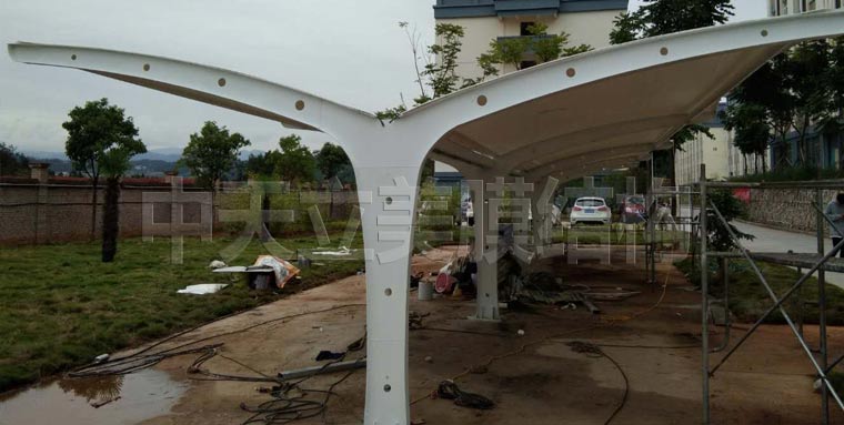 中天立美膜結(jié)構(gòu)車棚拉膜