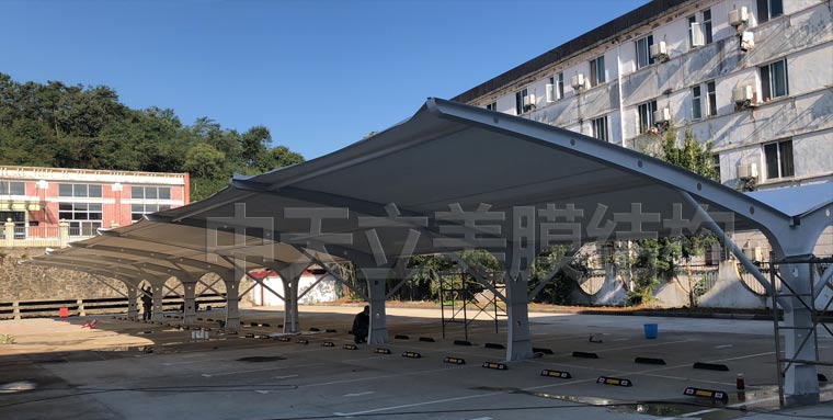 中天立美停車棚收尾