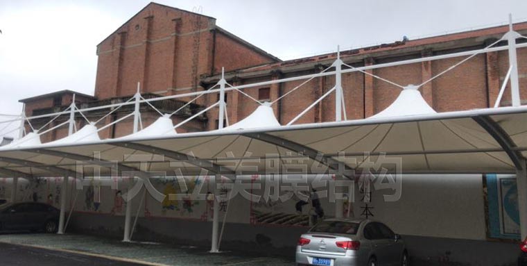 中天立美車棚完工