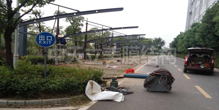 立美車棚鋼結(jié)構(gòu)焊接