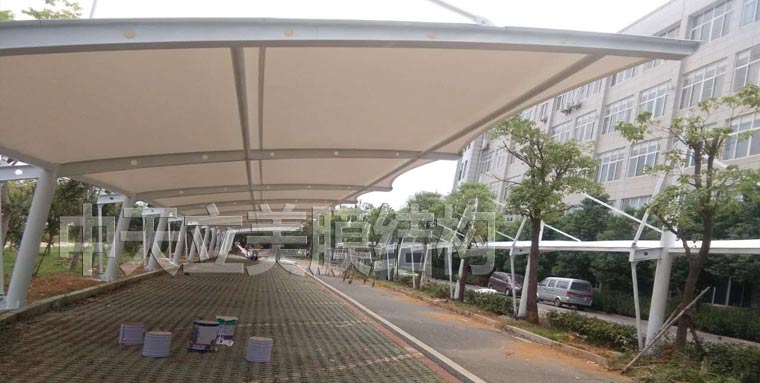 中天立美車棚完工