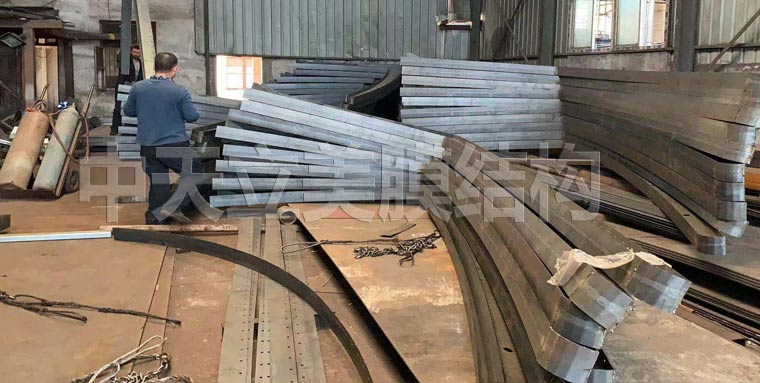 廠里加工鋼材1
