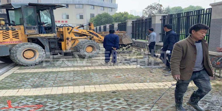 現(xiàn)場挖基礎(chǔ)