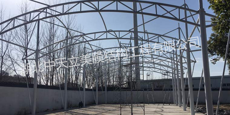 中天立美-籃球場(chǎng)膜結(jié)構(gòu)施工