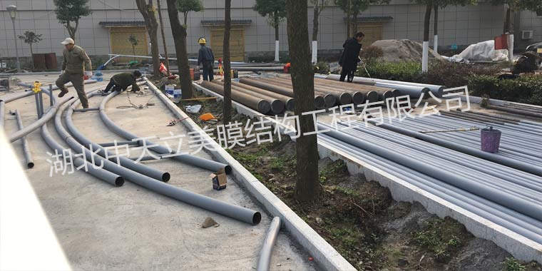 中天立美-籃球場(chǎng)膜結(jié)構(gòu)施工