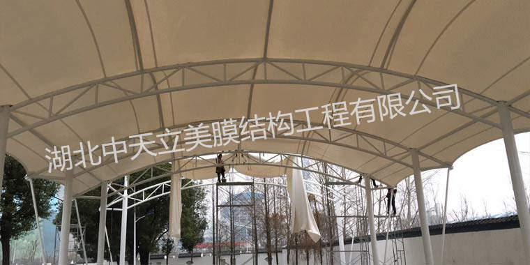 中天立美-籃球場(chǎng)膜結(jié)構(gòu)施工