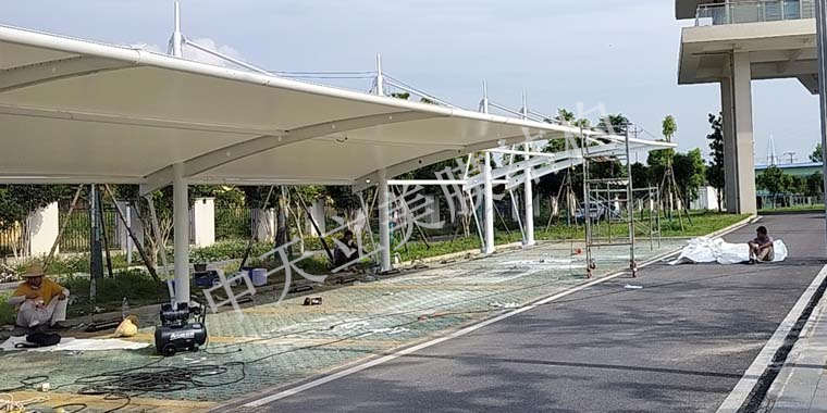 膜結(jié)構(gòu)車棚廠家