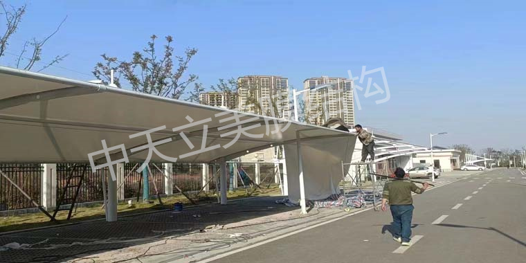 膜結(jié)構(gòu)停車棚